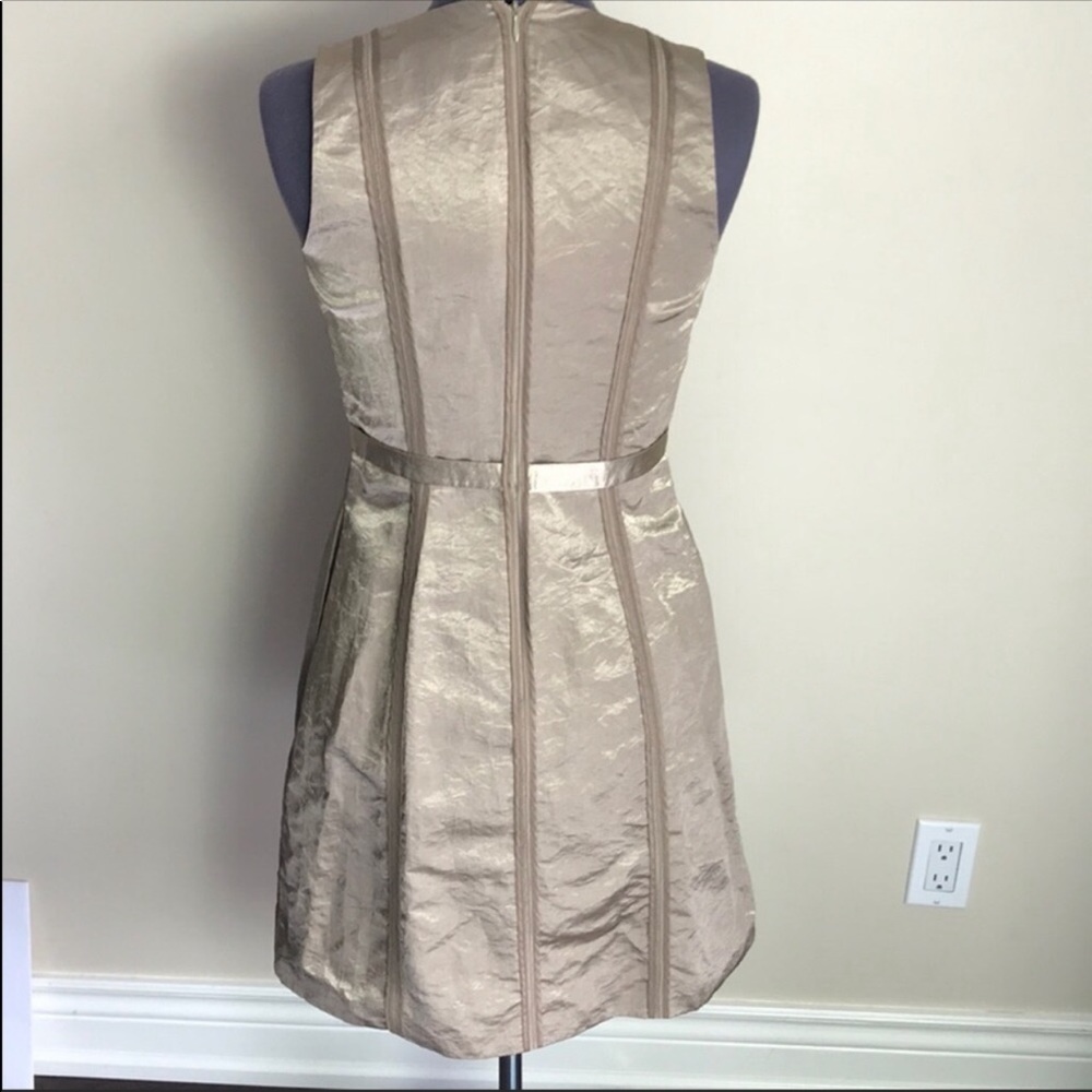 Dress - Picture 2 of 7